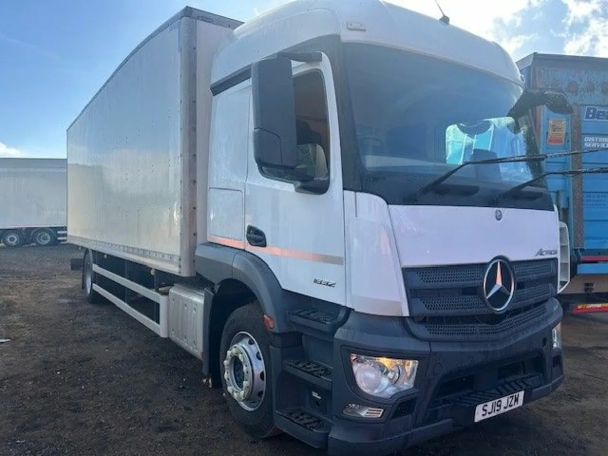 2019 Mercedes-Benz Boxvan - Image 2