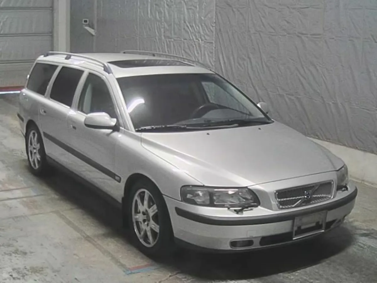 Volvo V70 Left Hand Drive Automatic - Image 1