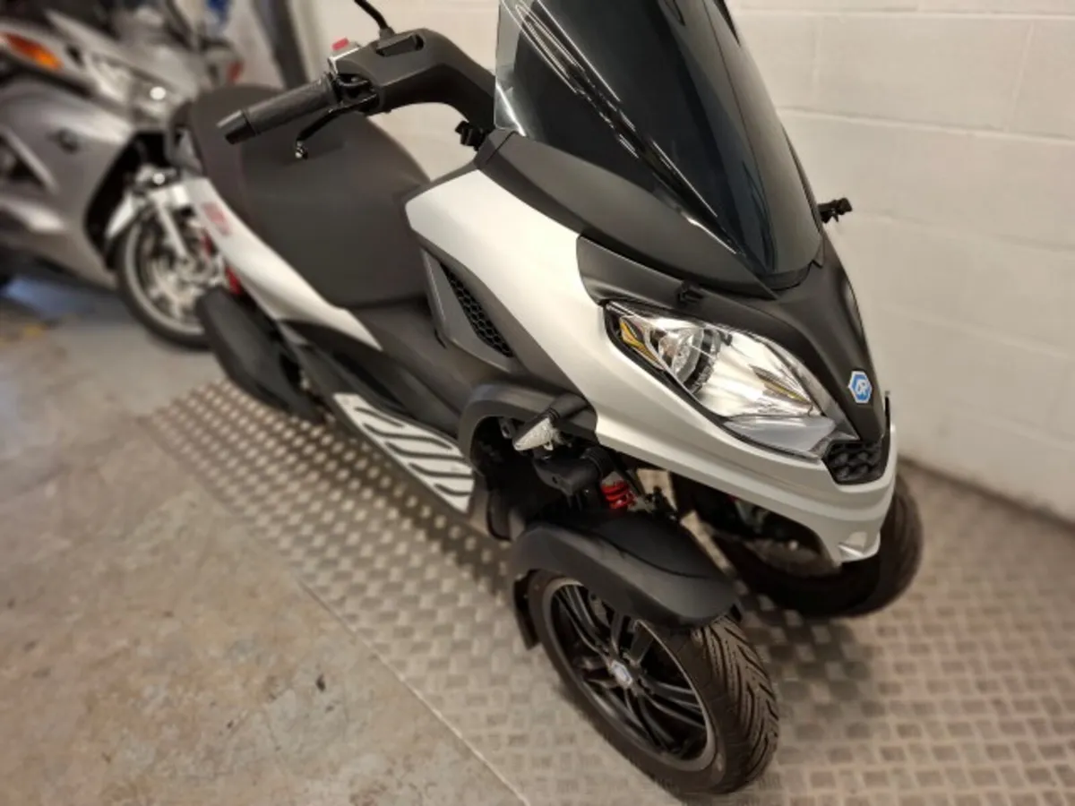 Piaggio MP3 2025 - Image 2