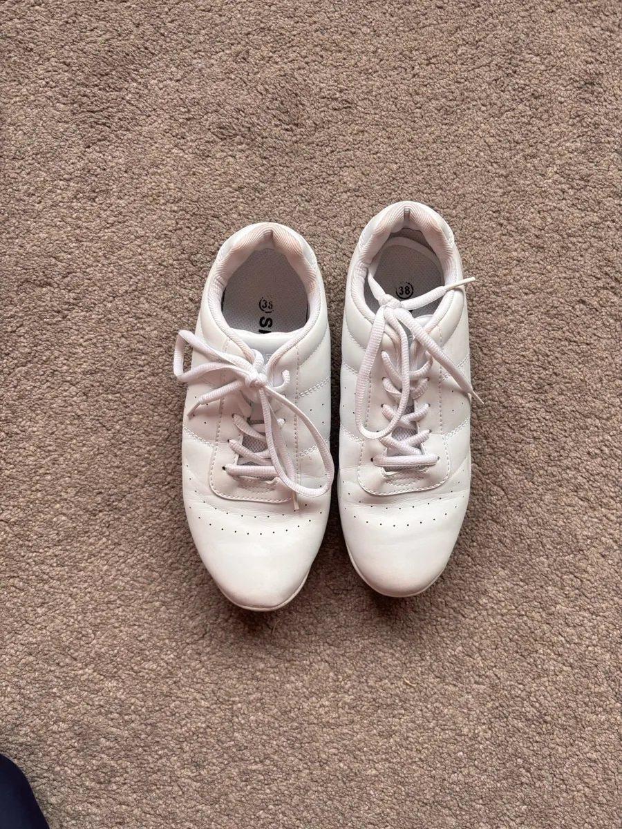 Dance/cheer shoes - Image 1