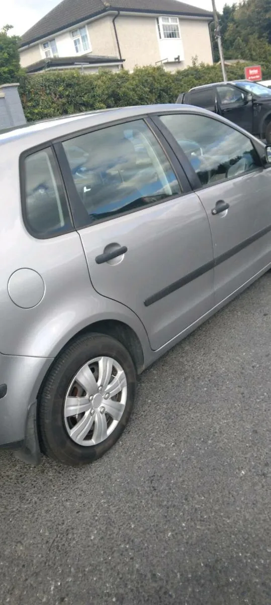 Vw. Polo 4door. 2006 .spotless. 1850e - Image 3