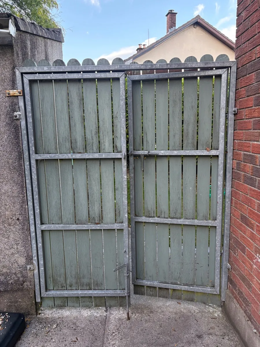 Gate - Image 1