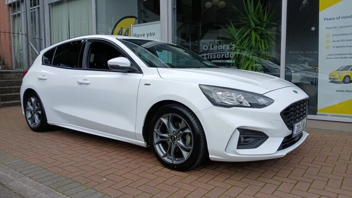 Ford Focus 1.5l Ecoblue 120PS St-line  White  2 O - Image 1