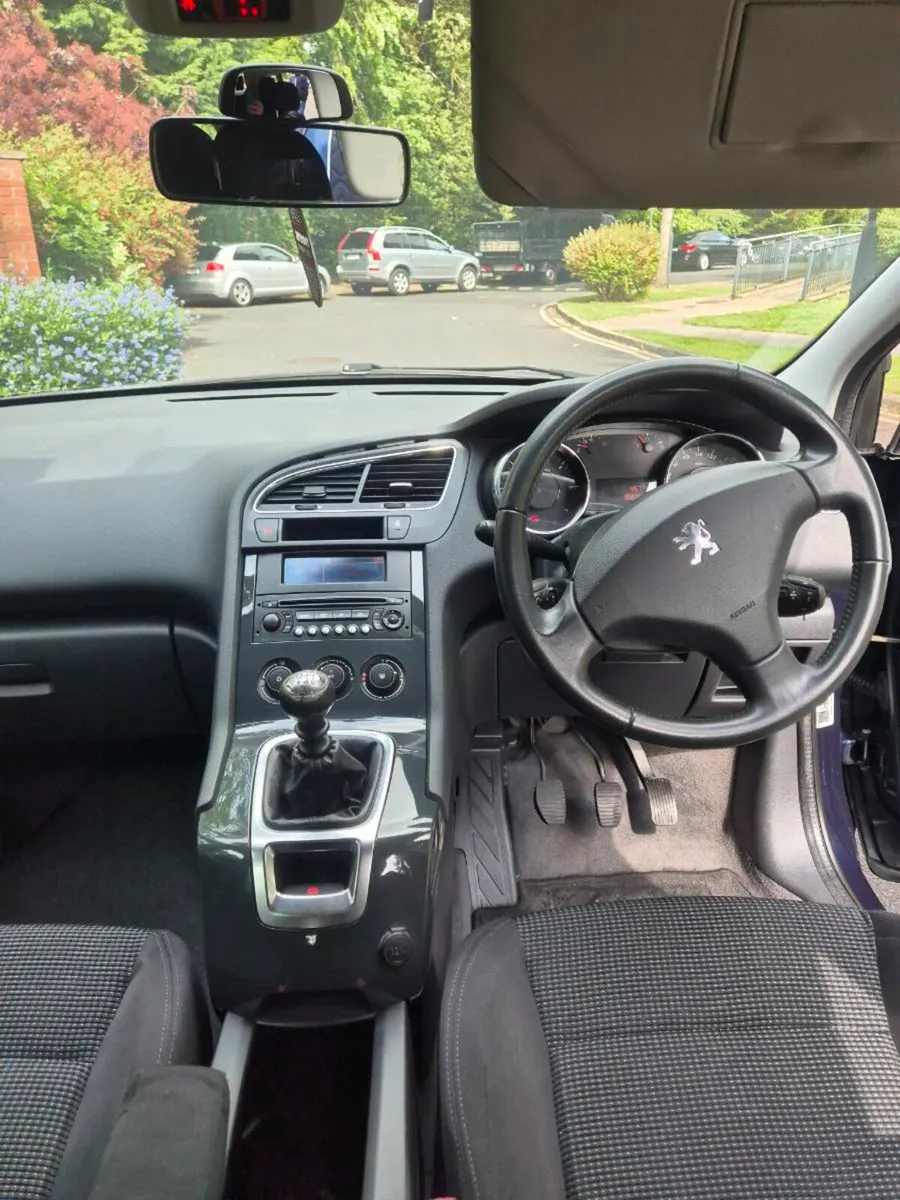 Peugeot 5008  7 seats - Image 3