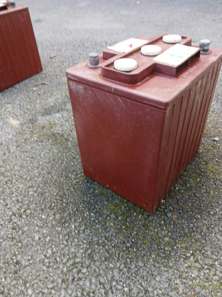 Solar array batteries - Image 2