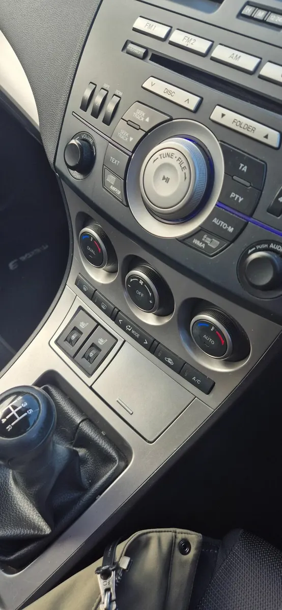 Mazda Mazda3 2011 - Image 3