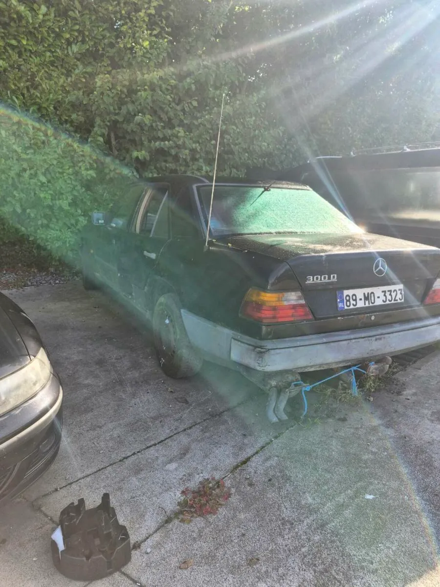 Mercedes 300d - Image 1