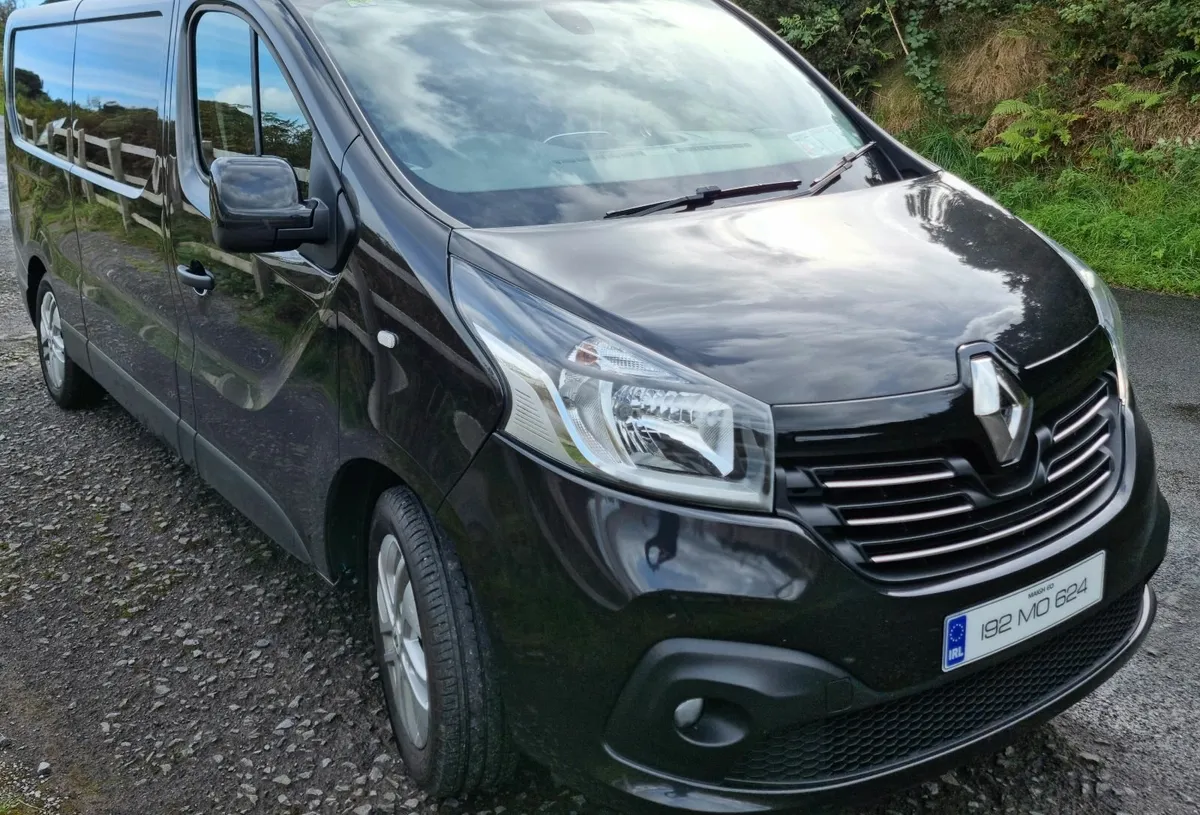 2019 Renault Trafic Sport - Image 3