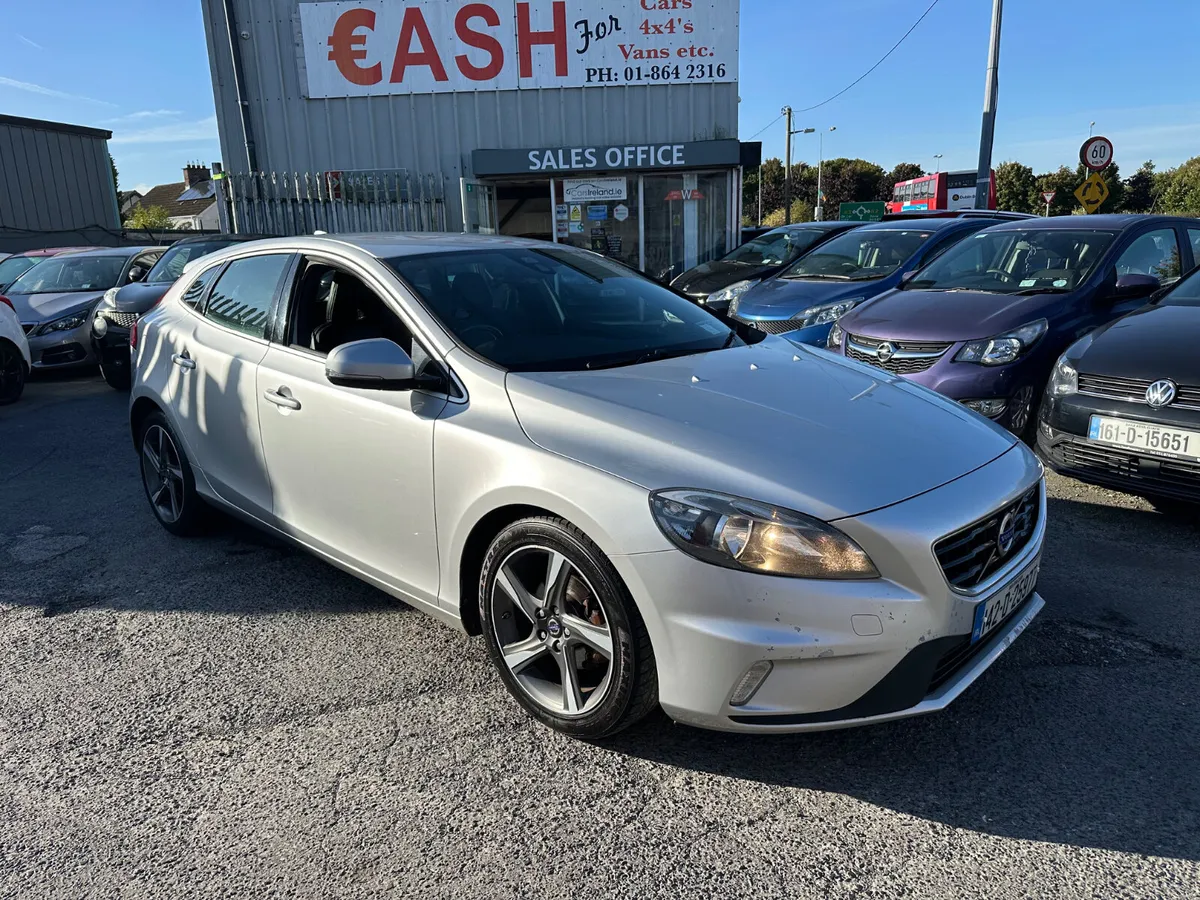 Volvo V40 1.6 Diesel NCT TAX ALLOY WHEELS - Image 2