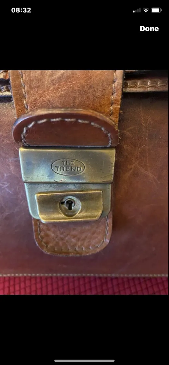 Quality Leather briefcase/ Laptop Carrier - Image 2