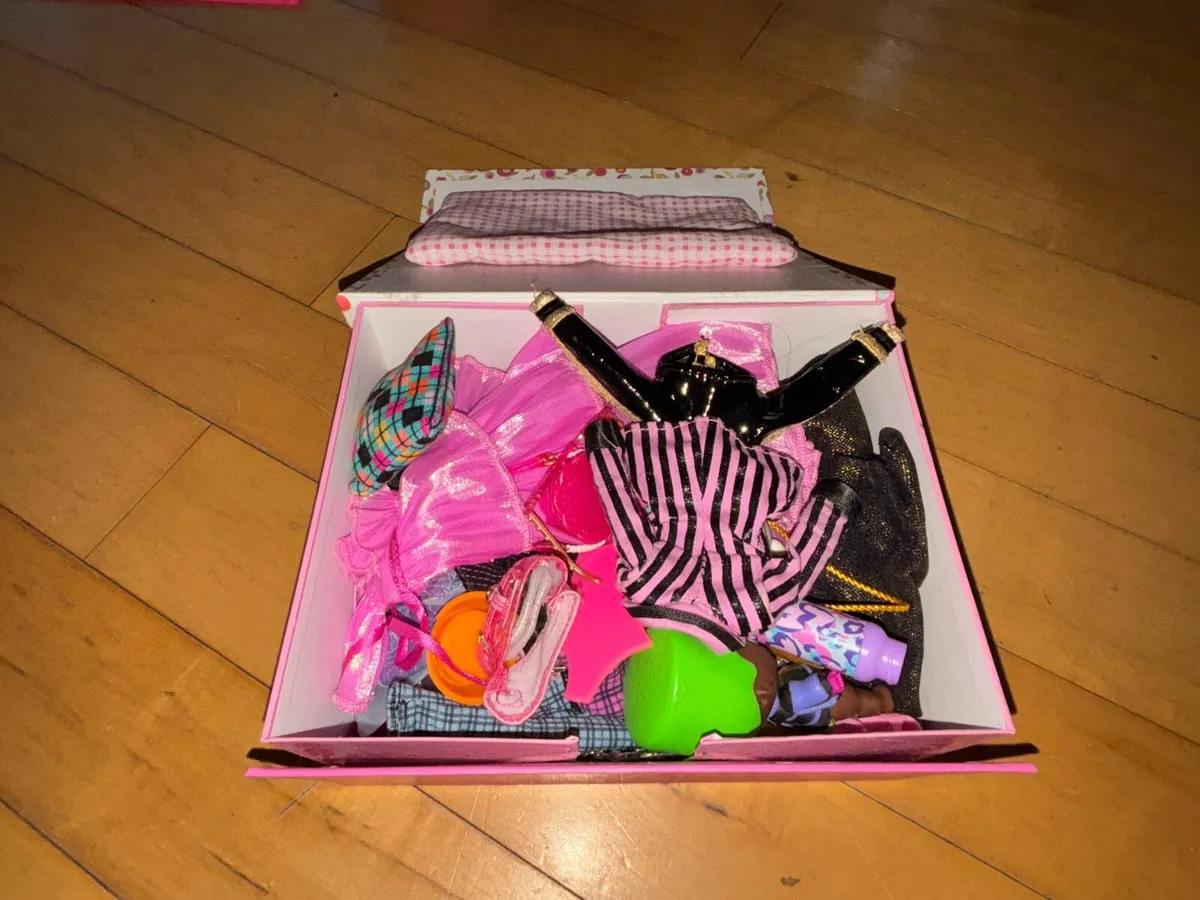 LOL OMG and Barbie combo job lot!! - Image 3