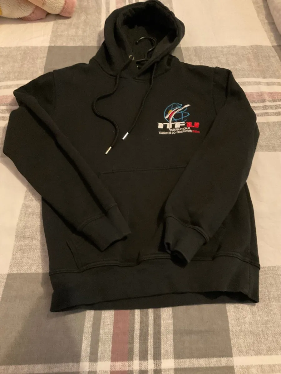 Taekwondo hoodie, size approx 8 to 11 years - Image 2