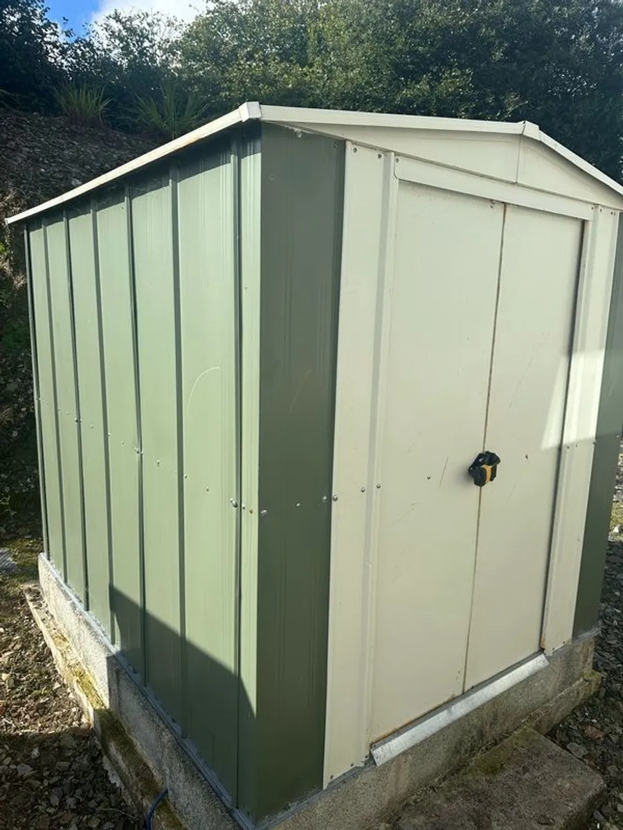 steel shed - Image 1
