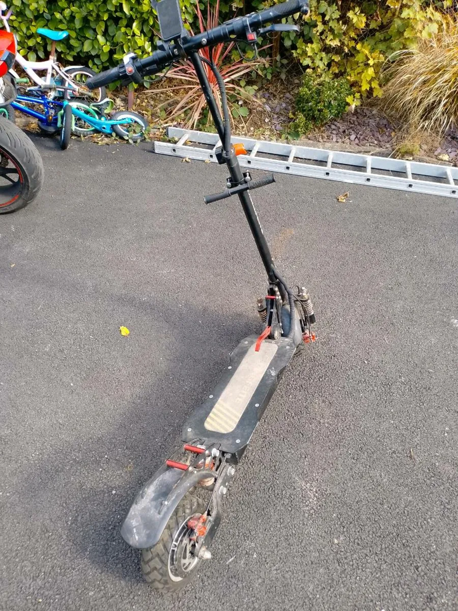 1600 watt scooter langfeite. - Image 1