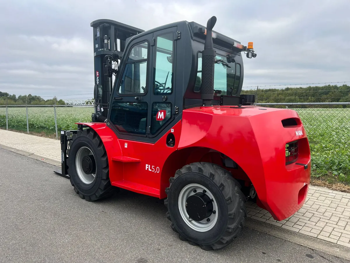 New Rough Terrain  Forklift. - Image 4