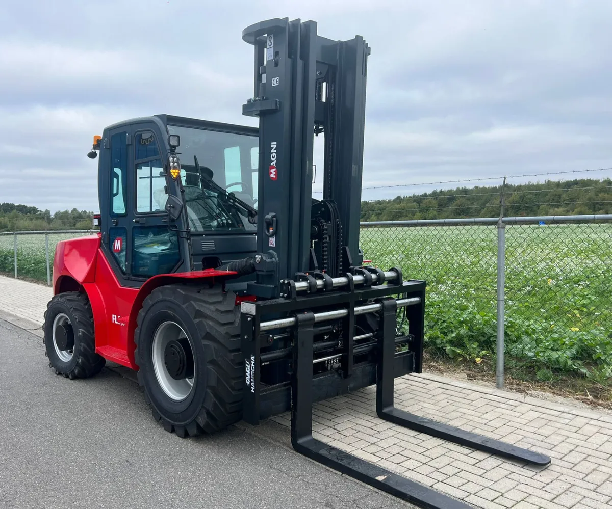 New Rough Terrain  Forklift. - Image 2