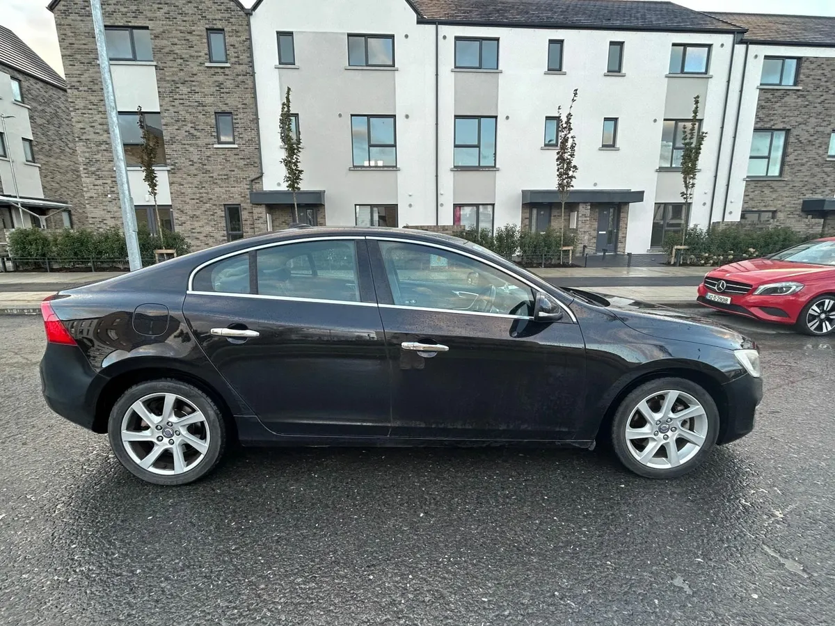 Volvo S60 2014 - Image 2