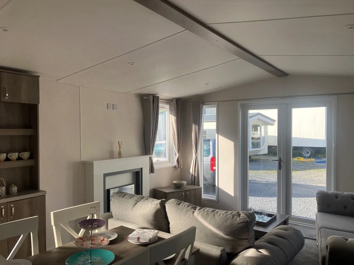 WUALITY IS ALWAYS SNAPPED UP - Image 3