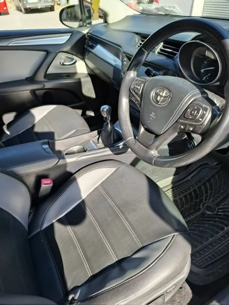 Toyota Avensis 2016 - Image 4