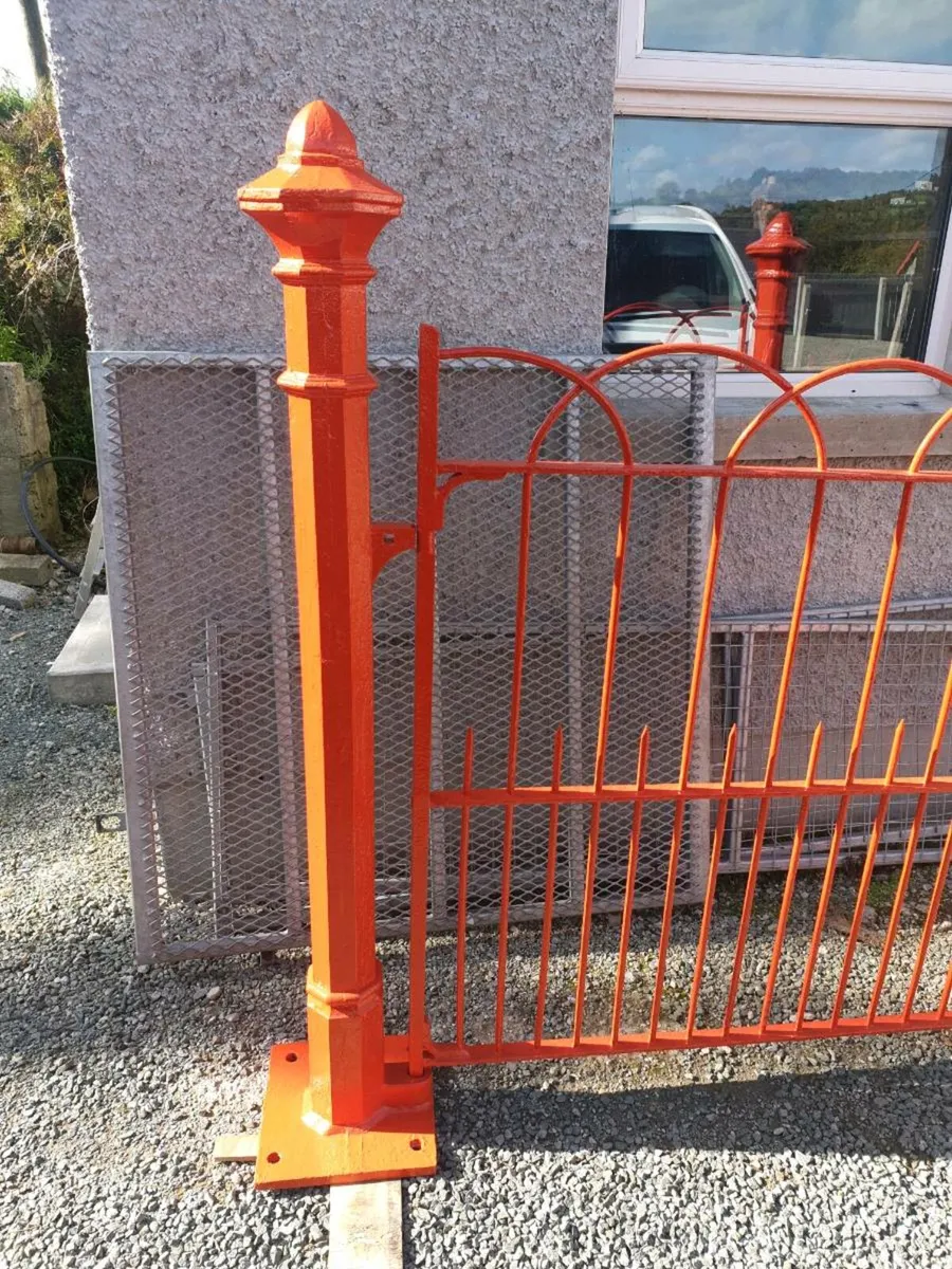 antique gates - Image 3