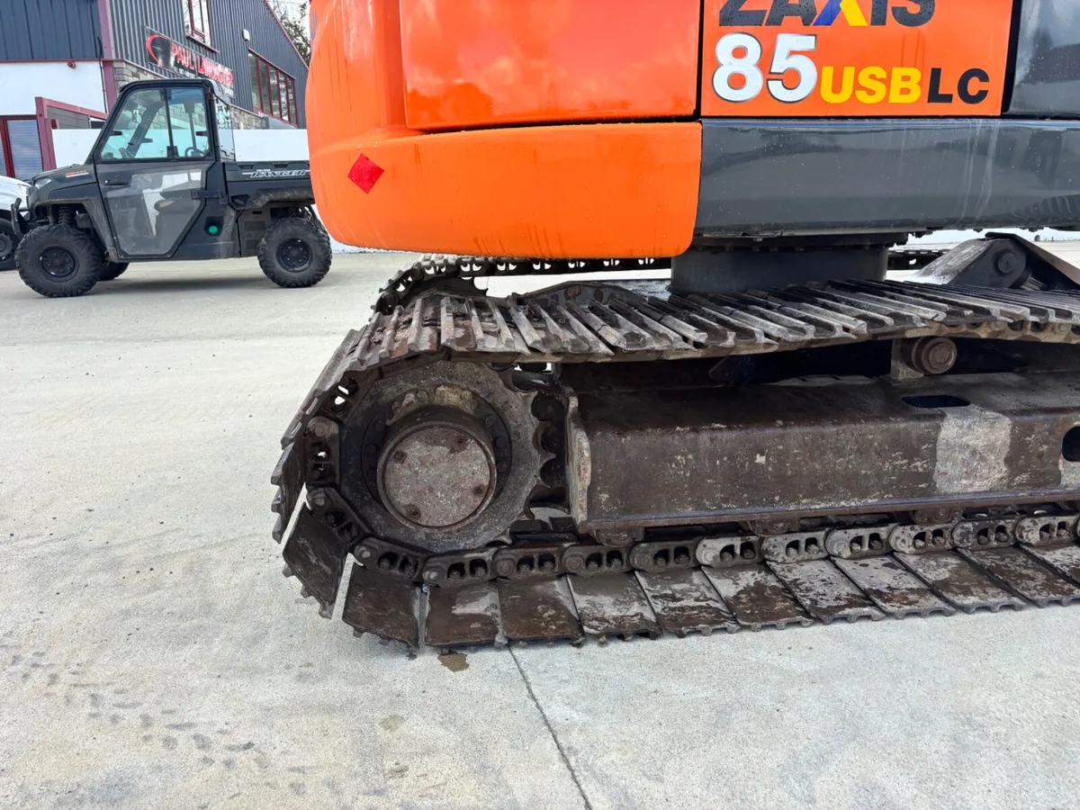 Hitachi 85-3 year 2009 - Image 2