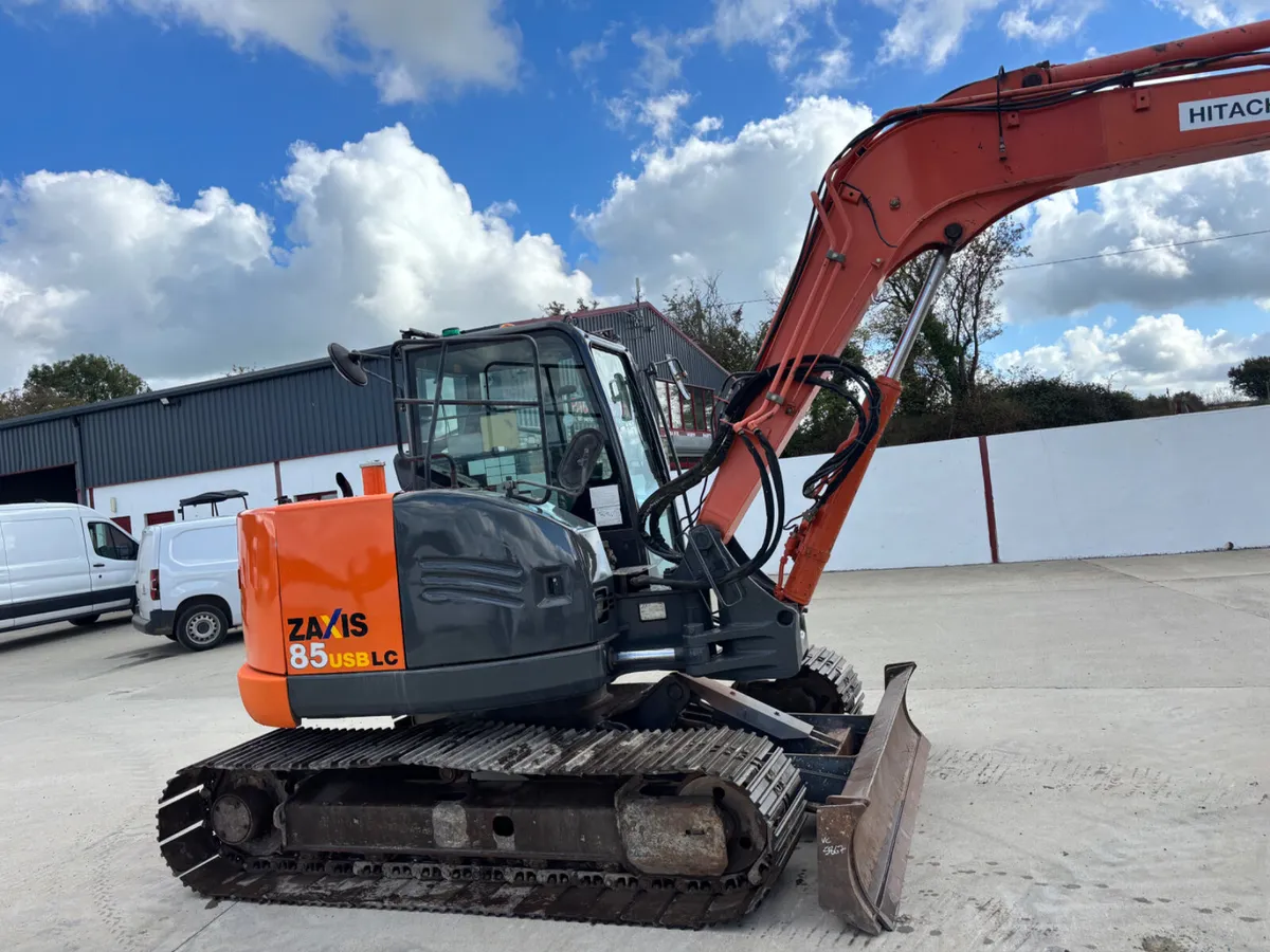 Hitachi 85-3 year 2009 - Image 1