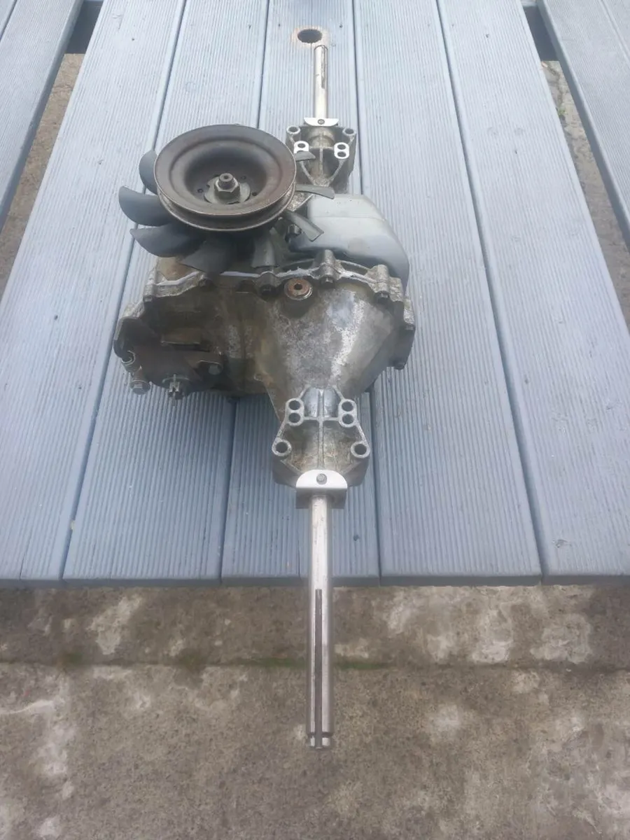 Castlegarden hydrostatic transmission for sale - Image 2