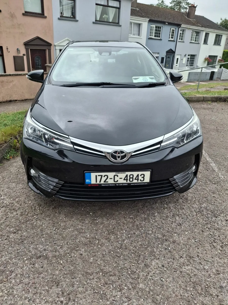 Toyota Corolla 2017 - Image 2