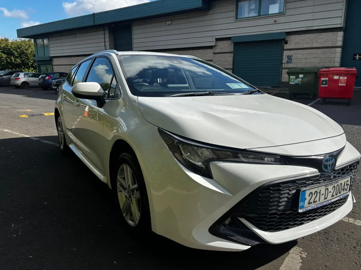 TOYOTA COROLLA LUNA/2022/1.8 PETROL HYBRID/AUTO - Image 3