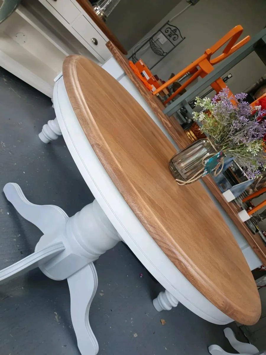 6 seater extendable solid oak - Image 1
