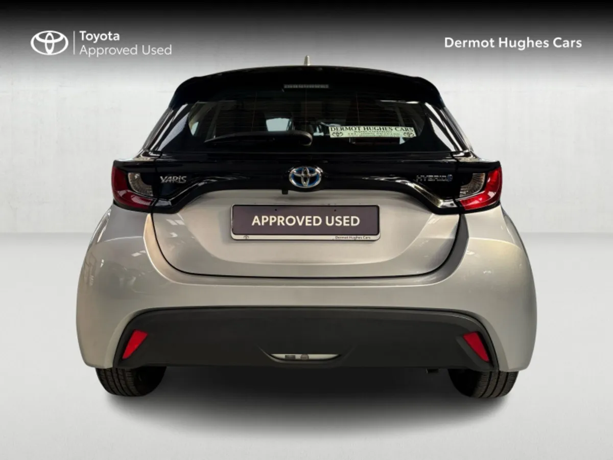 Toyota Yaris 1.5 HYBRID LUNA 4DR - Image 4
