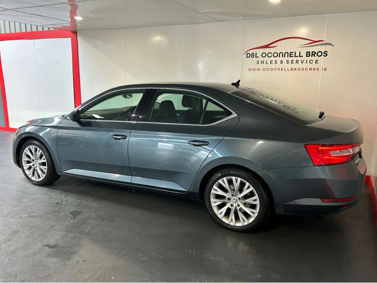 Skoda Superb STYLE 1.6 TDI 120HP DSG 4DR AUTO - Image 3