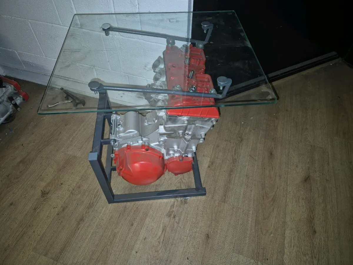 Engine coffee table - Image 1