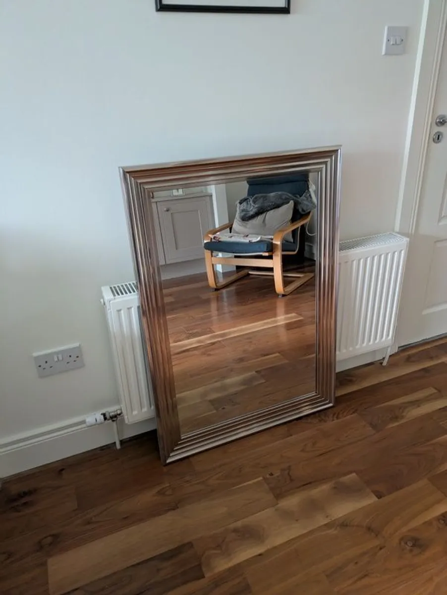 Large mirror - Image 1