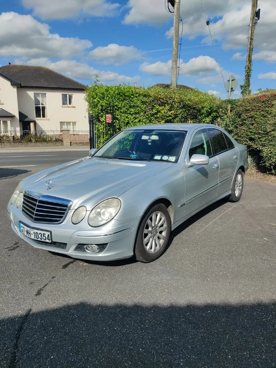 Mercedes-Benz E-Class 2007 - Image 1