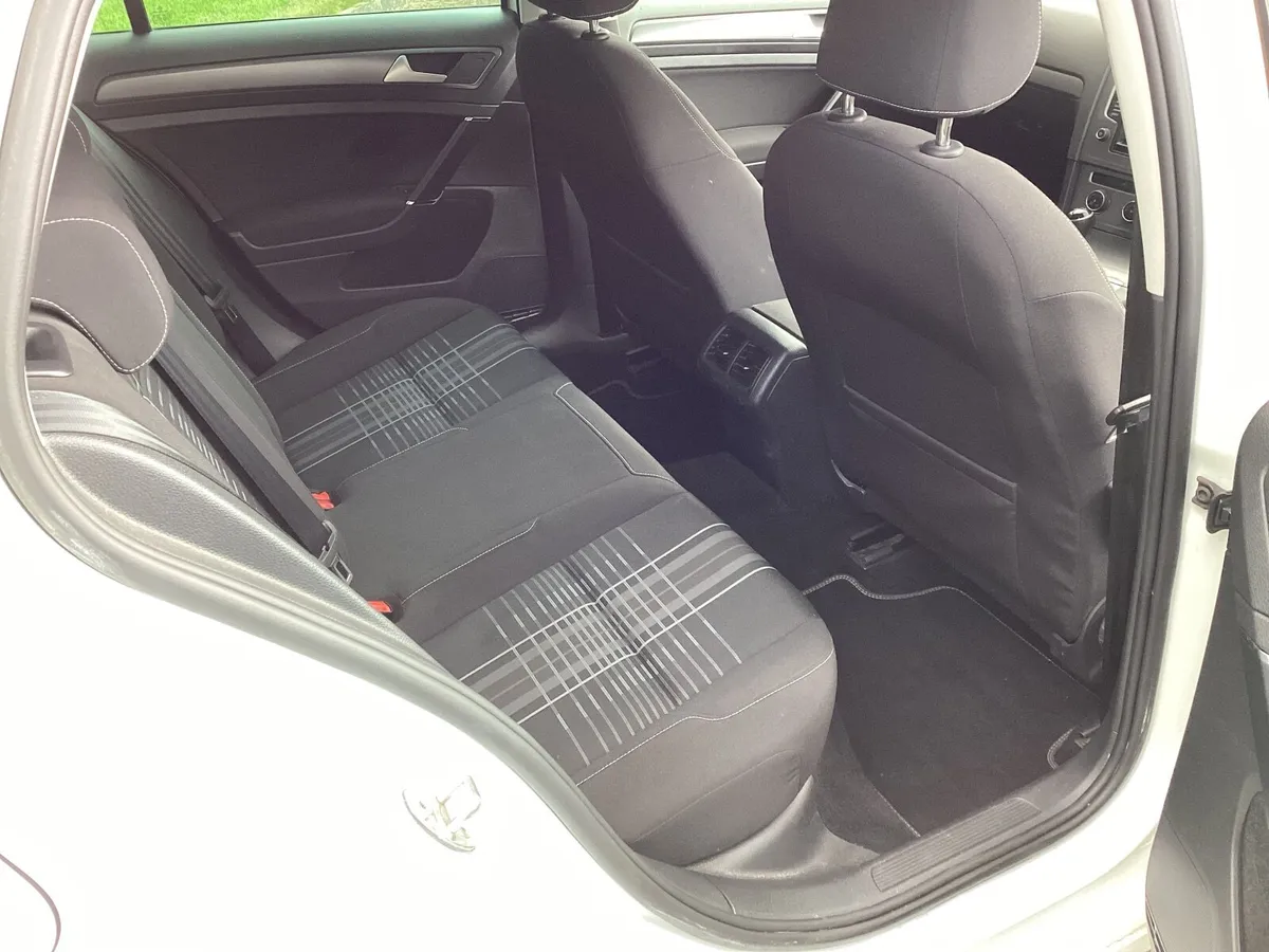 Volkswagen Golf 2016 - Image 2