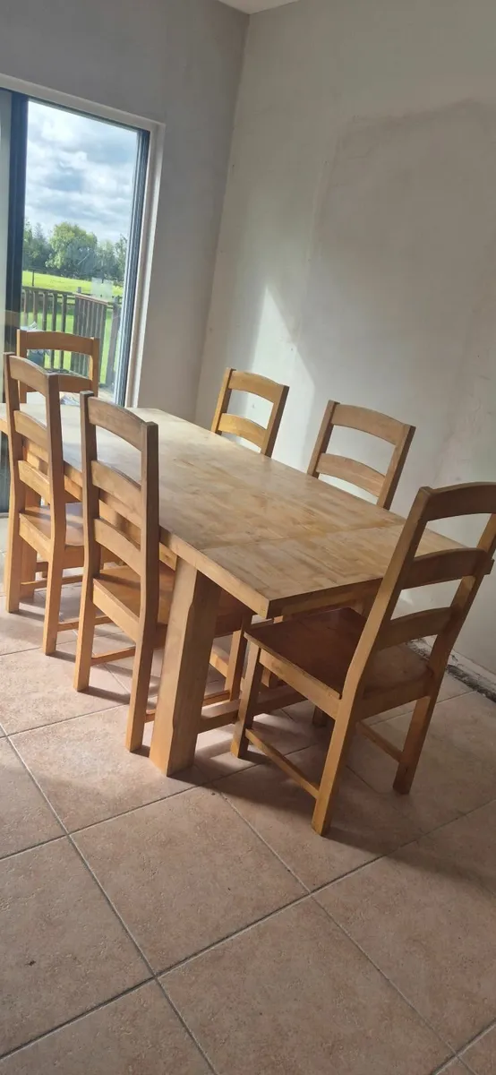Dining table and chairs - Image 1