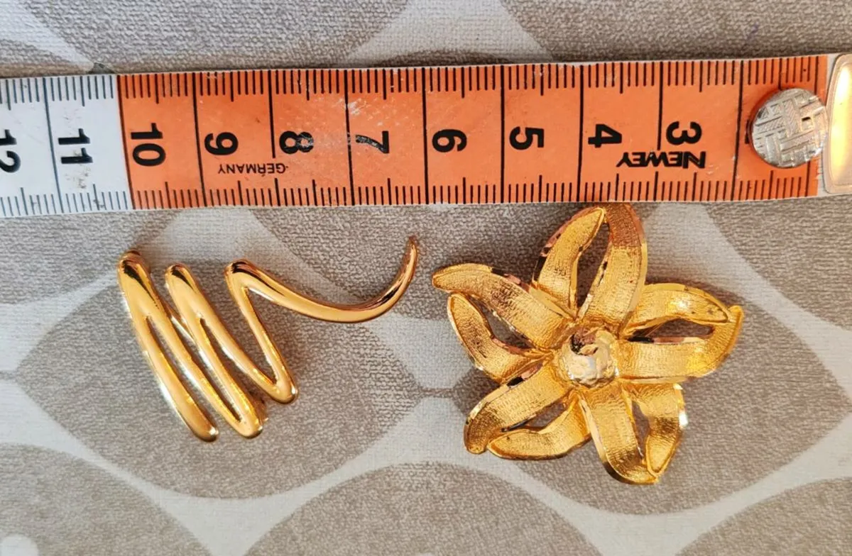 4 brooches - Image 2