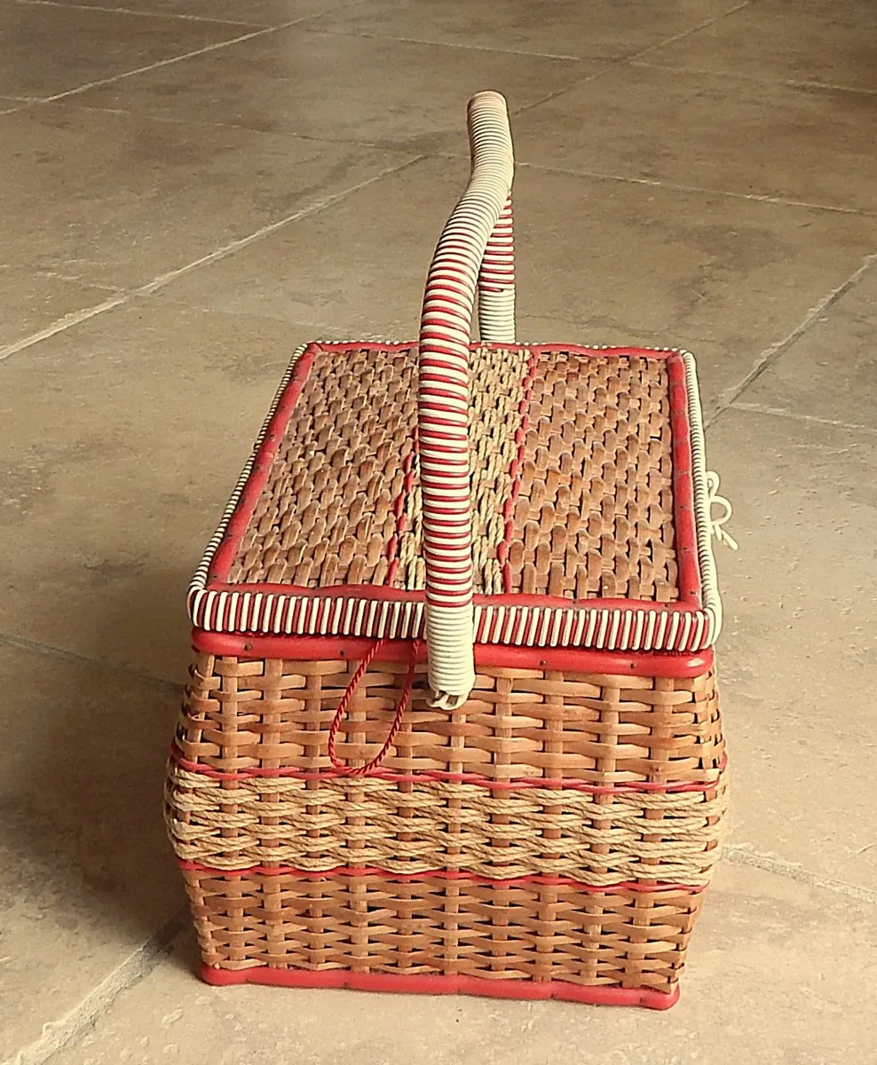 Vintage Woven Sewing Box & Accessories - Image 2