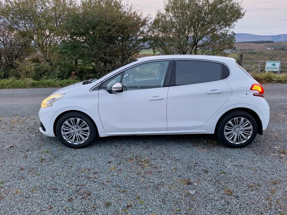 Peugeot 208 1.2 VTI 82 Alure 5DR 82HP - Image 2