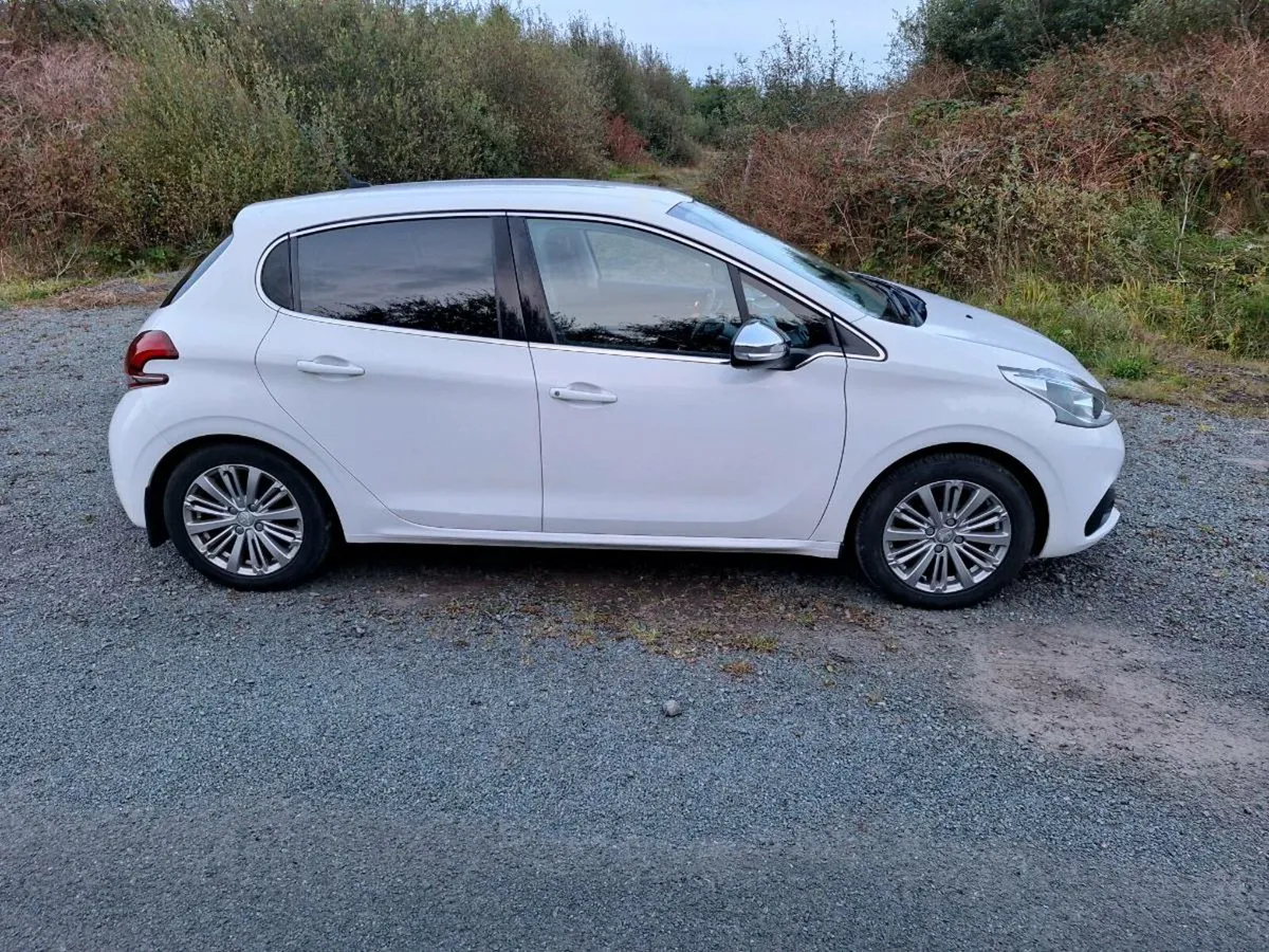 Peugeot 208 1.2 VTI 82 Alure 5DR 82HP - Image 4
