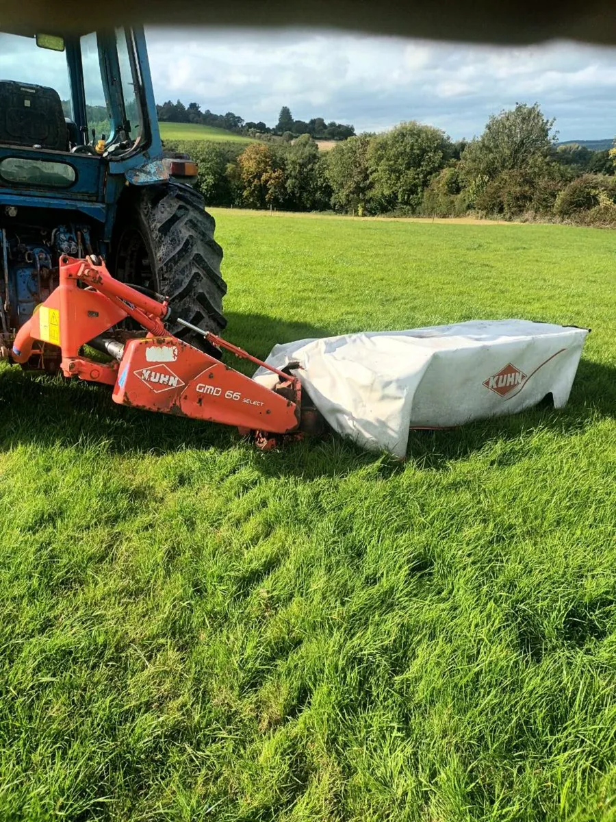 Kuhn 8ft mower (low acres) - Image 1