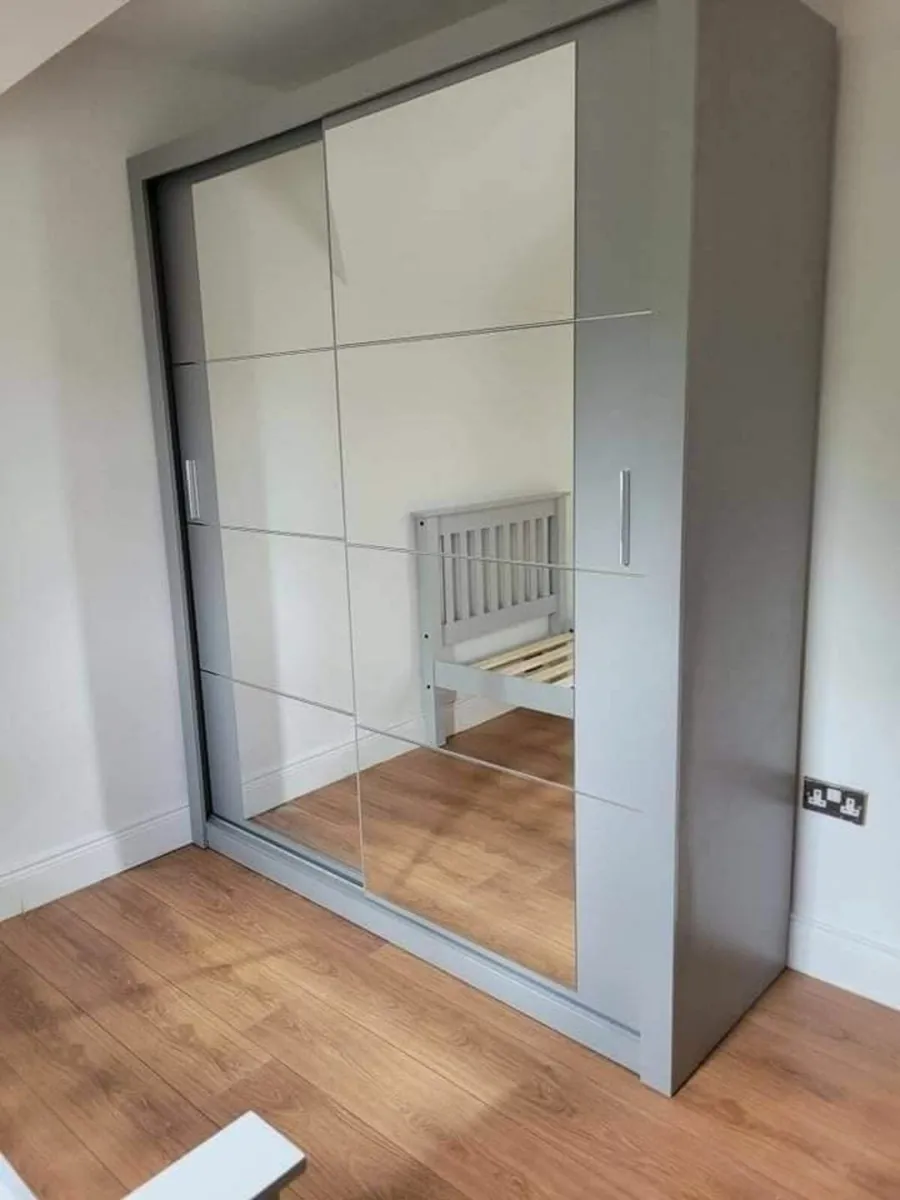 WARDROBES - Image 1