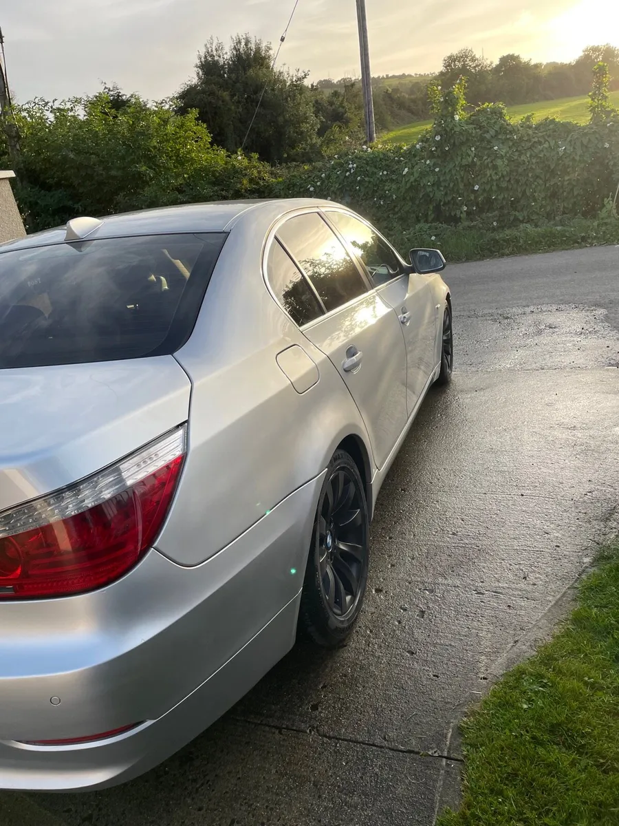 BMW  520 - Image 3