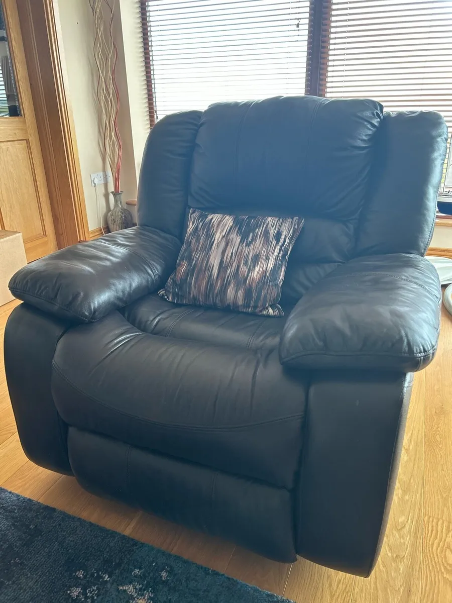 3+1+1 Leather Couch Recliner - Image 2