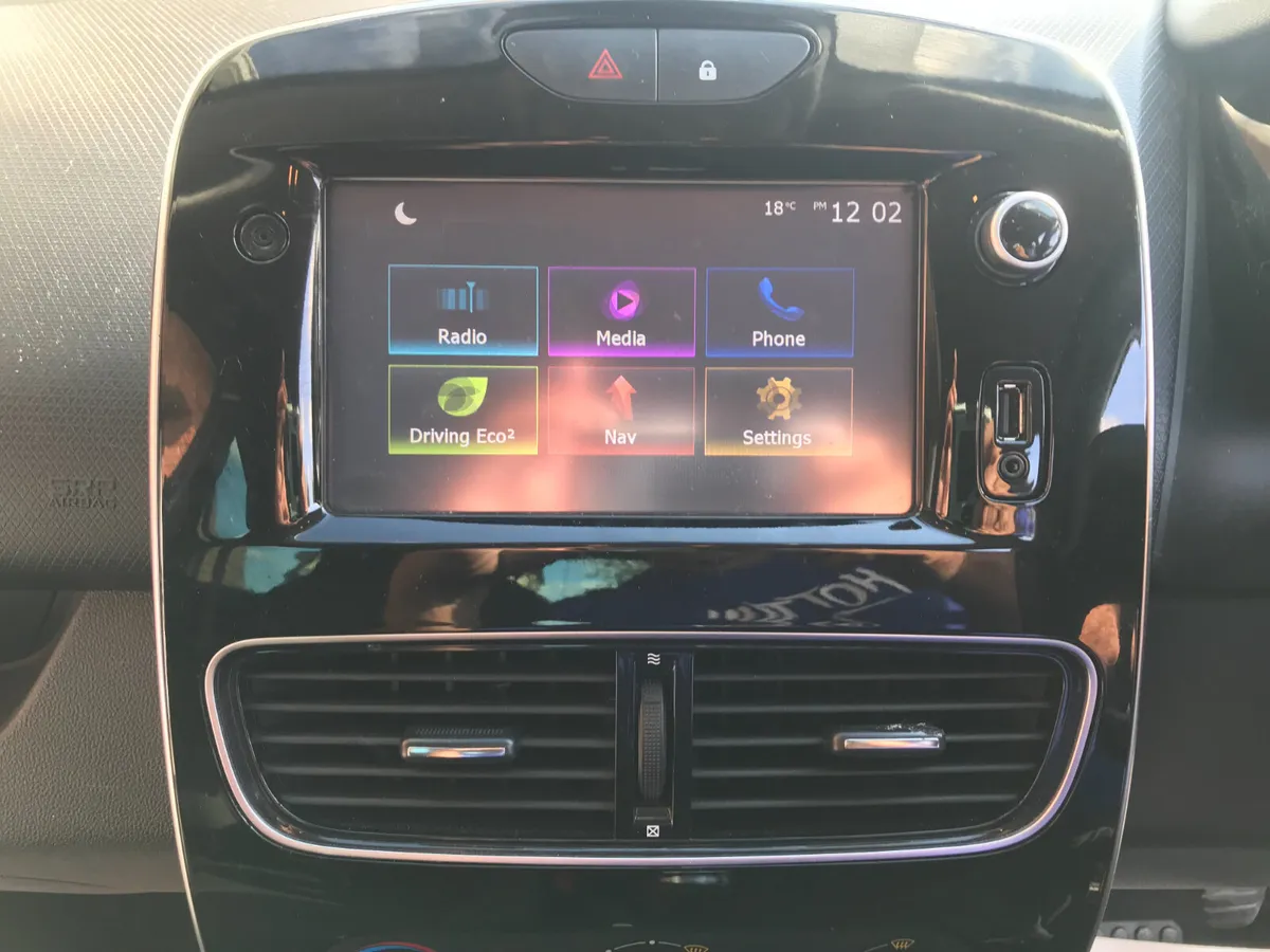 182 RENAULT CLIO 0.9 PETROL DYNAMIC - Image 3