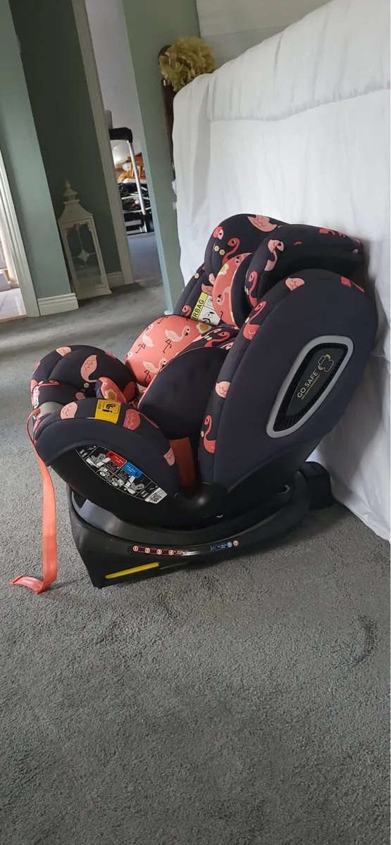 Child’s car seat and buggy - Image 2
