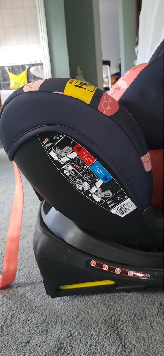 Child’s car seat and buggy - Image 3