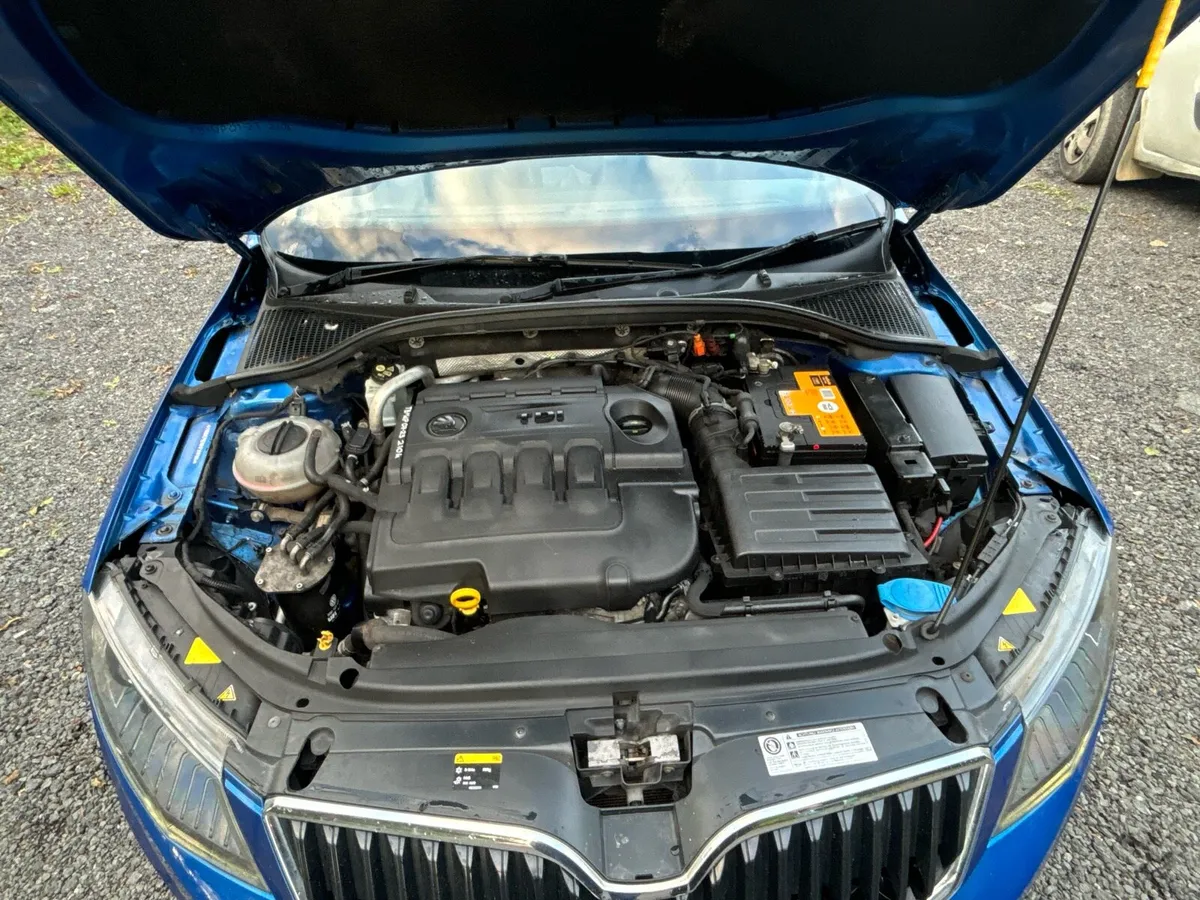 Car - Image 4