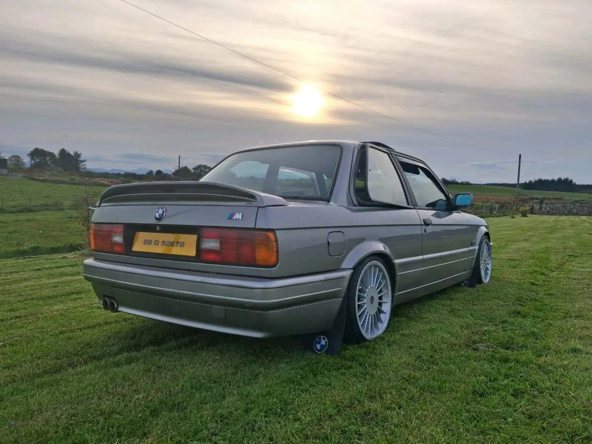 BMW E30 - Image 2